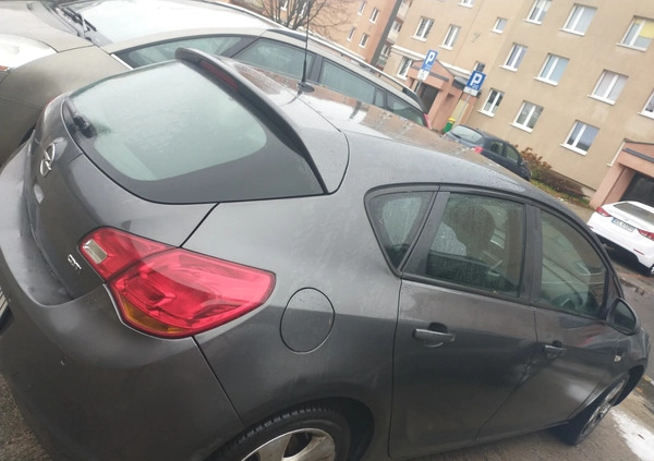 Opel Astra cena 20000 przebieg: 265000, rok produkcji 2012 z Olsztyn małe 92